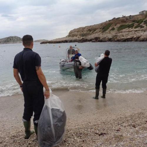 pollution-hydrocabures-corse-thibault-rameau-pn-calanques.jpg