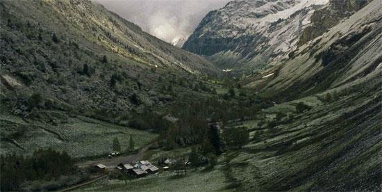 le-vallon-de-champagny-le-haut-un-matin-de-printemps_imagelarge.jpg