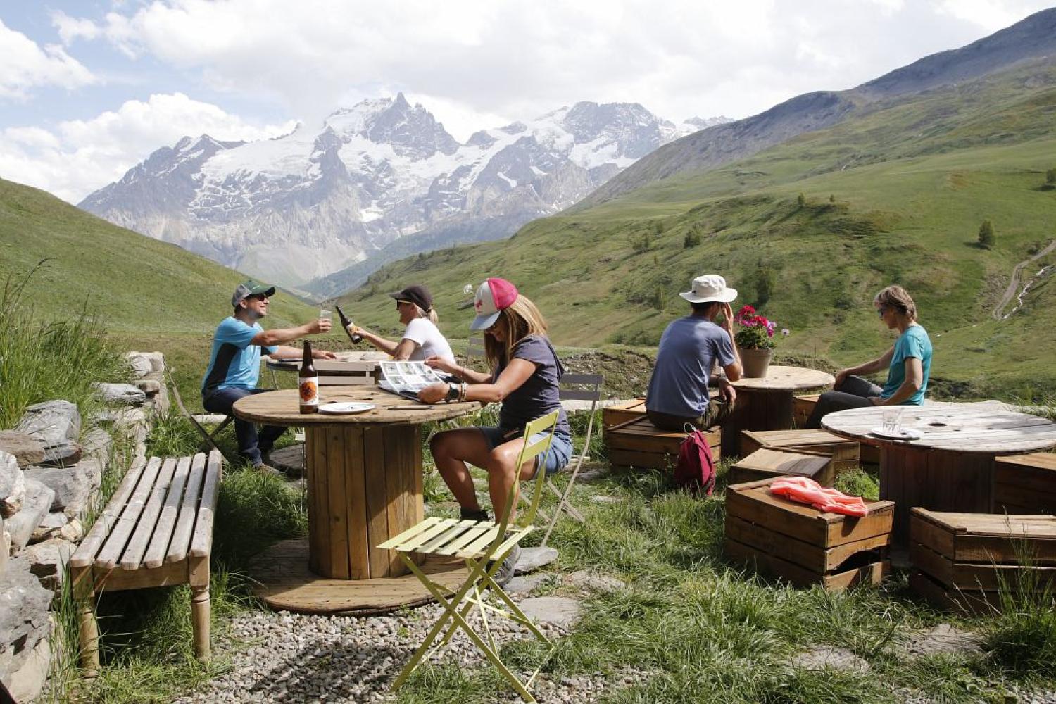 Moment de détente au refuge du Pic du Mas de la Grave