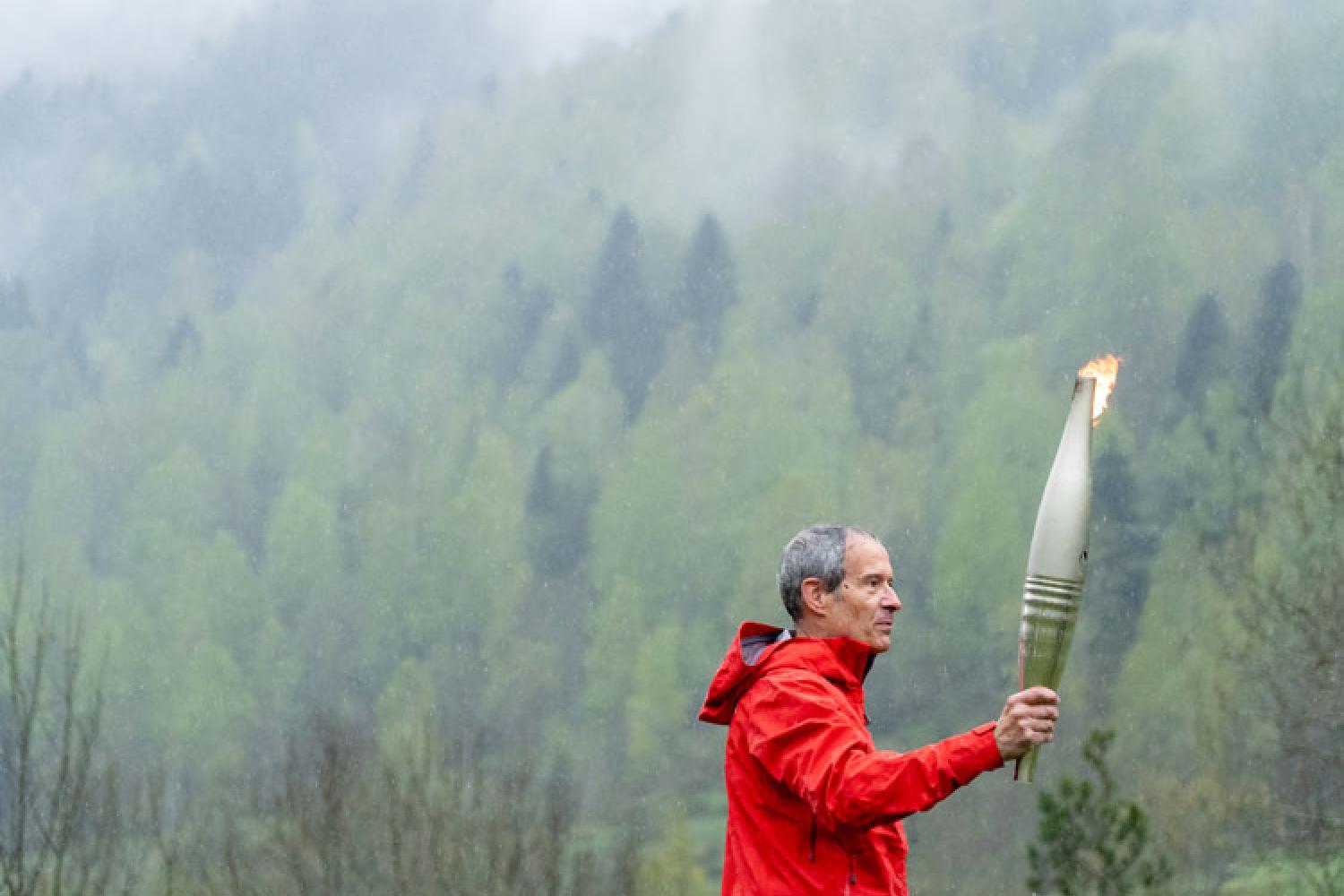 Etape de la flamme olympique au cirque de Gavarnie